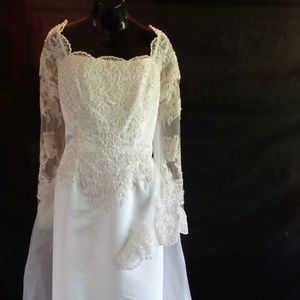 Size 18 Aurora D’paradiso wedding dress NWT